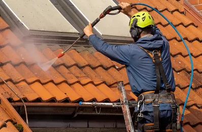 Démoussage et hydrofuge de toiture à Étobon